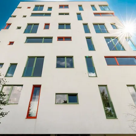 דירה Roots One - Lakeview Escape With Balcony & Parking