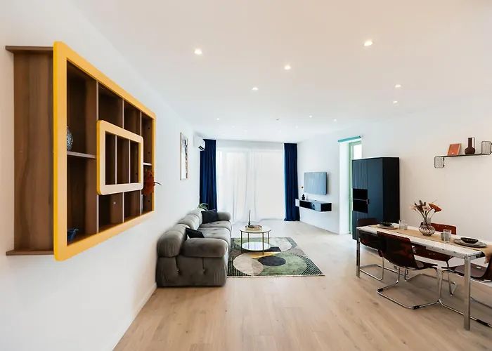דירה Roots One - Lakeview Escape With Balcony & Parking