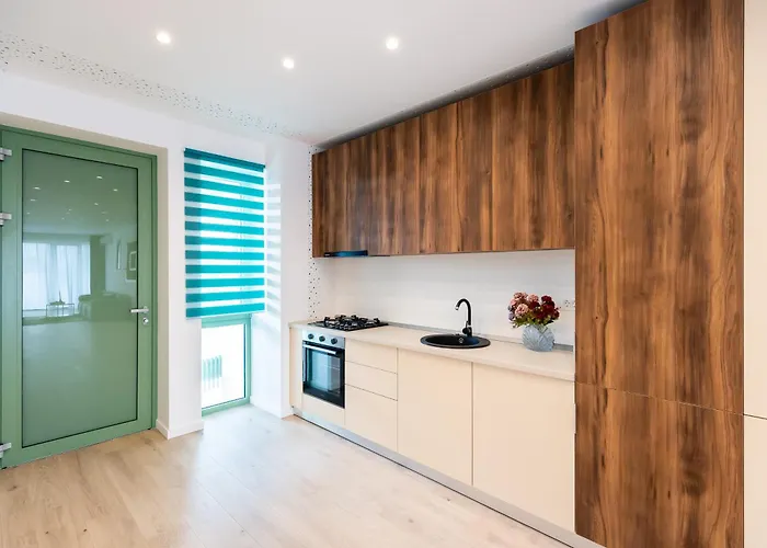 Roots One - Lakeview Escape With Balcony & Parking דירה בוקרשט