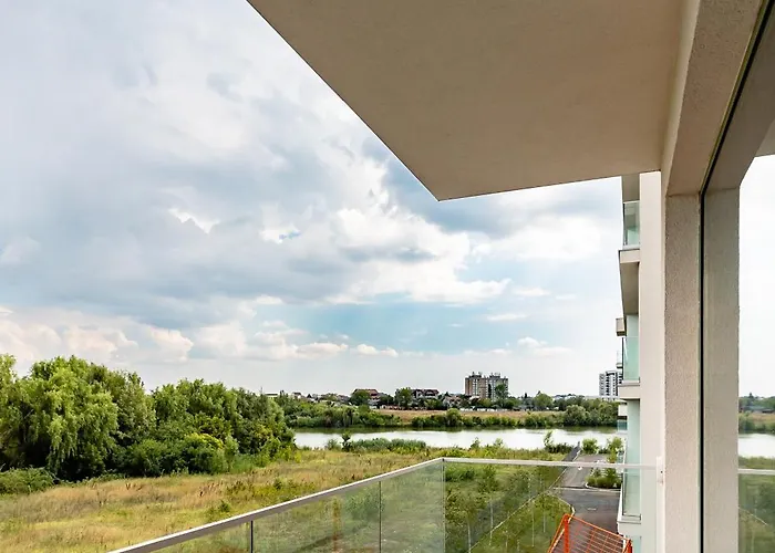 דירה Roots One - Lakeview Escape With Balcony & Parking *