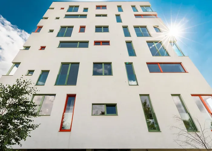 דירה Roots One - Lakeview Escape With Balcony & Parking
