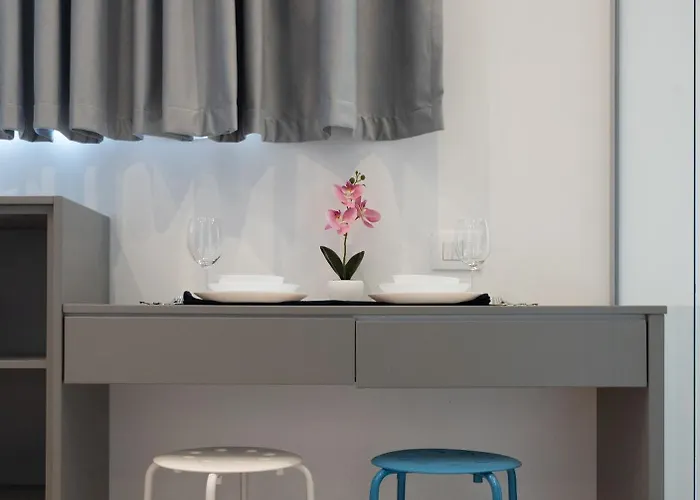 דירה Roots One - Lakeview Escape With Balcony & Parking