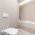 Roots One - Lakeview Escape With Balcony & Parking Apartment