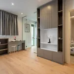 Apartment Roots One - Lakeview Escape With Balcony & Parking Bucharest