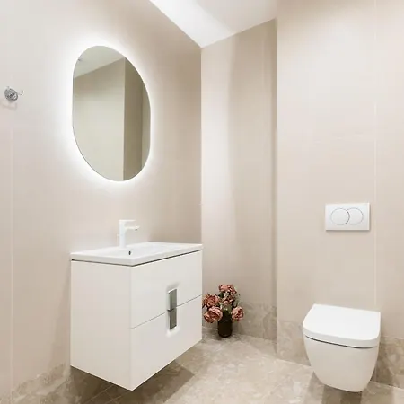 Apartment Roots One - Lakeview Escape With Balcony & Parking Bucharest