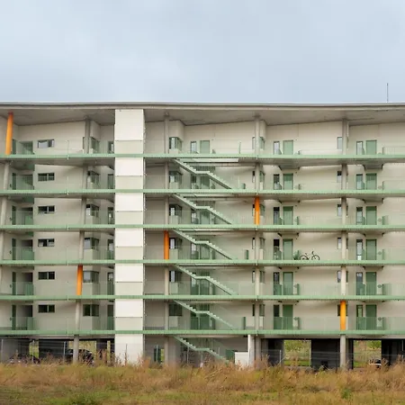 Roots One - Lakeview Escape With Balcony & Parking Lägenhet Bukarest