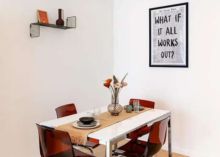 Roots One - Lakeview Escape With Balcony & Parking * Бухарест