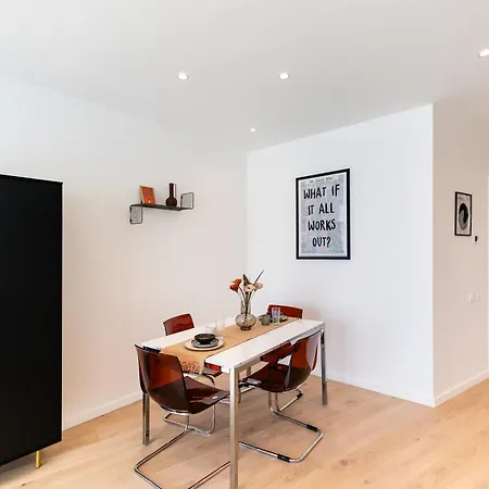 Appartement Roots One - Lakeview Escape With Balcony & Parking *