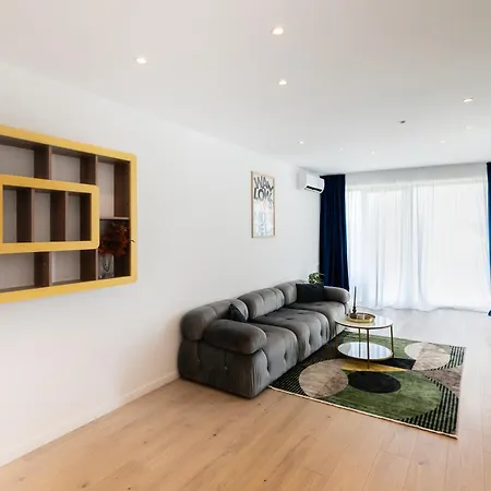 Roots One - Lakeview Escape With Balcony & Parking Appartamento *