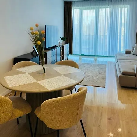 Roots One - Lakeview Escape With Balcony & Parking Bucarest